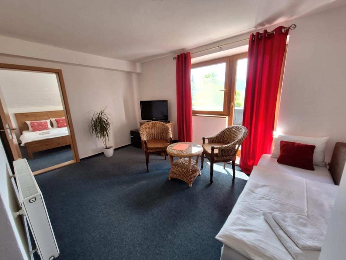 Vila Fenix B&B Ruzomberok Luaran gambar
