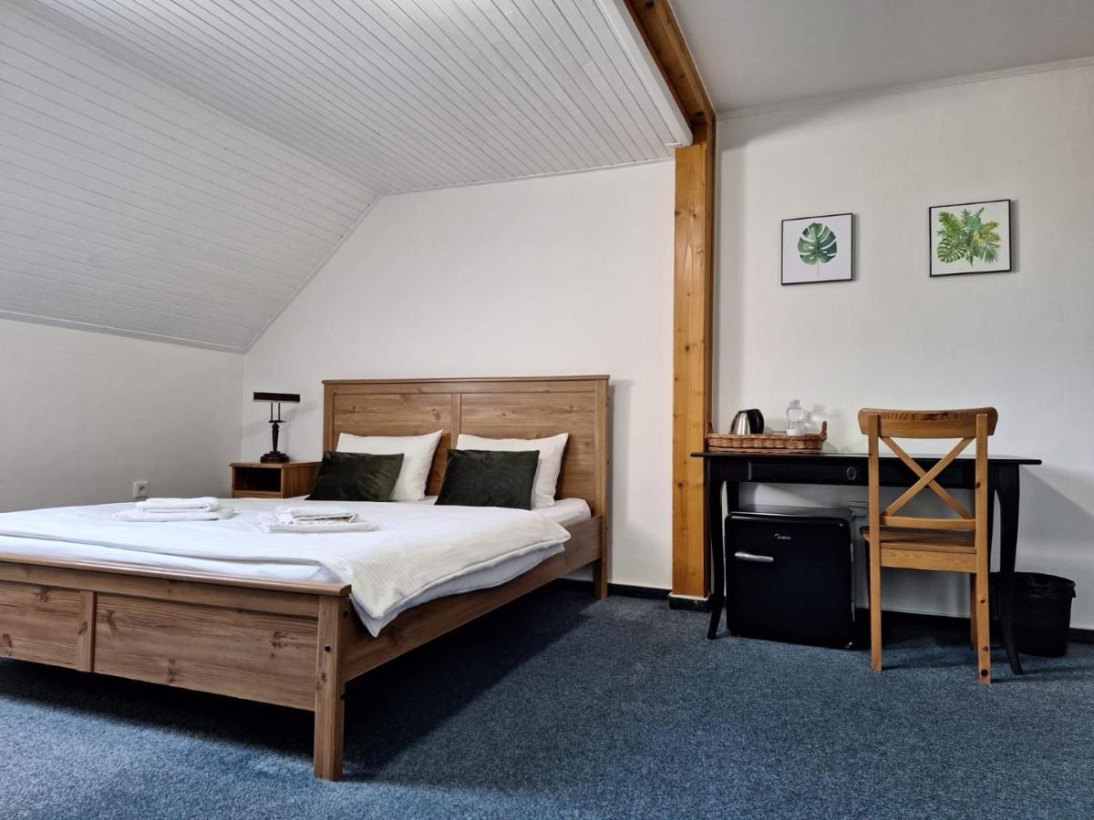 Vila Fenix B&B Ruzomberok Luaran gambar